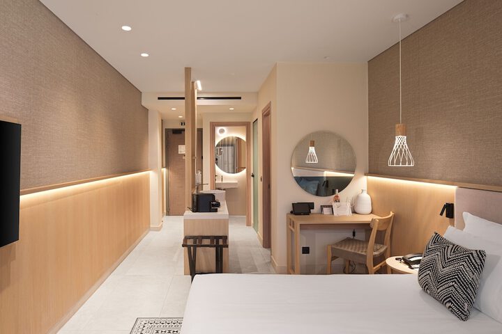 Room 27 of 154