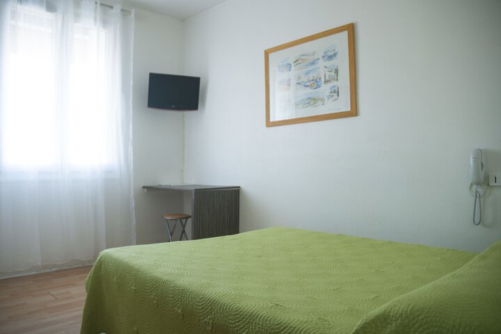 Room 12 of 45