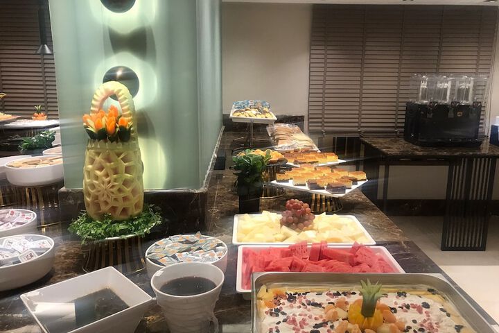 Dining 76 of 86