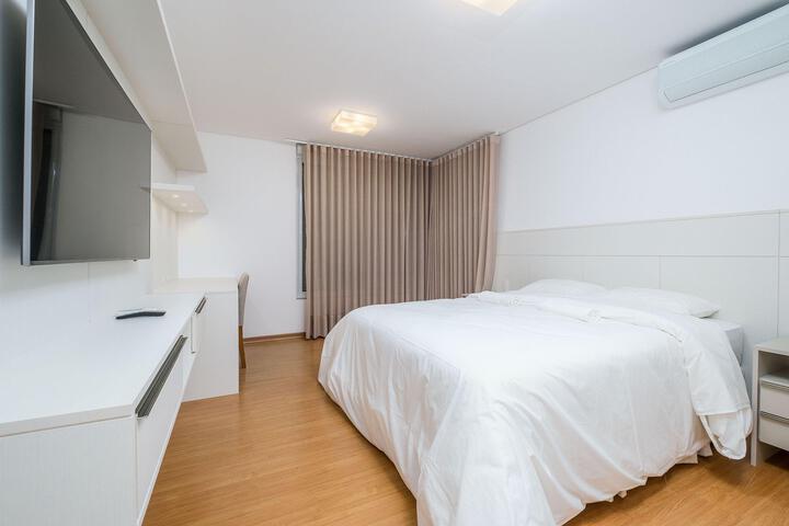 Room 9 of 46