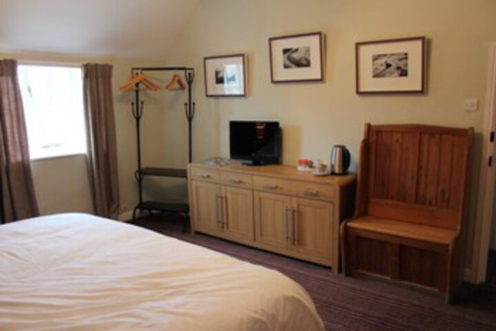 Room 13 of 19