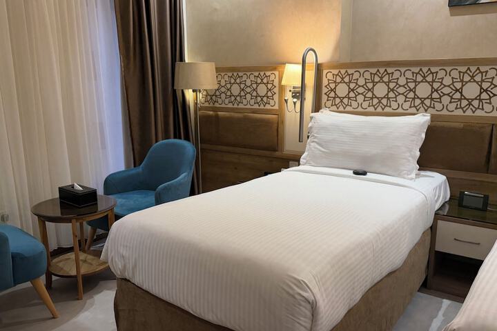 Room 42 of 74