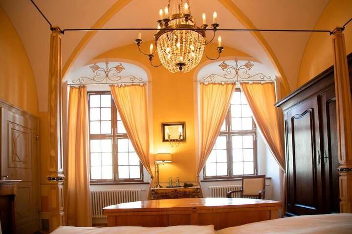 Room 10 of 61