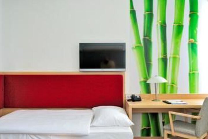 Room 38 of 62