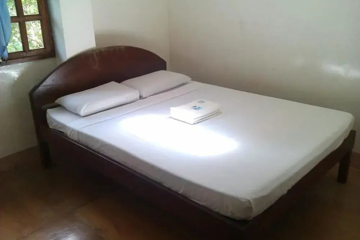 Room 2 of 16