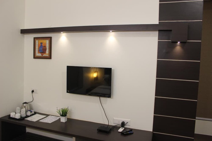 Room 8 of 53