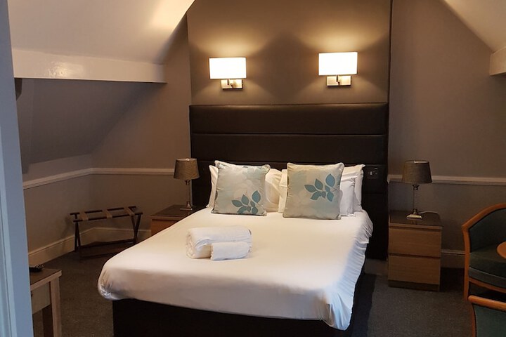 Room 9 of 75