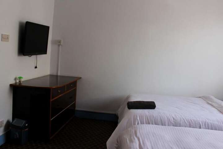 Room 9 of 31