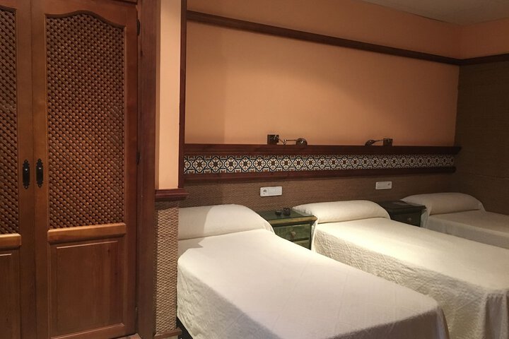 Room 13 of 27