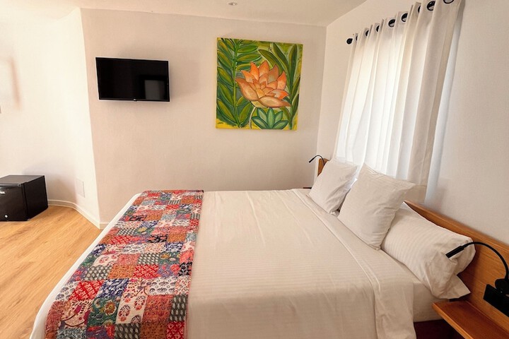 Room 6 of 86