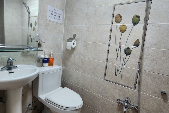Room 26 of 29