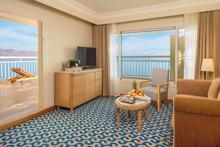 Room 32 of 90