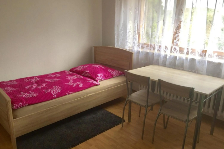 Room 4 of 13
