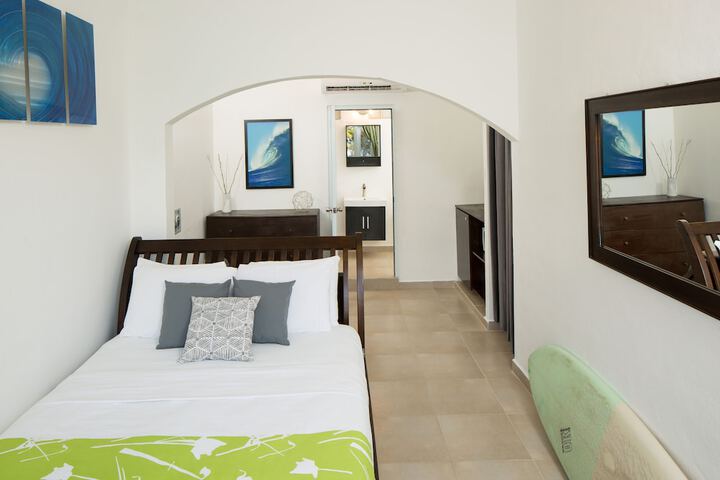 Room 5 of 181