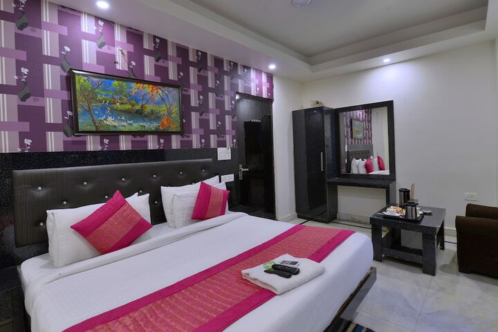 Room 20 of 102
