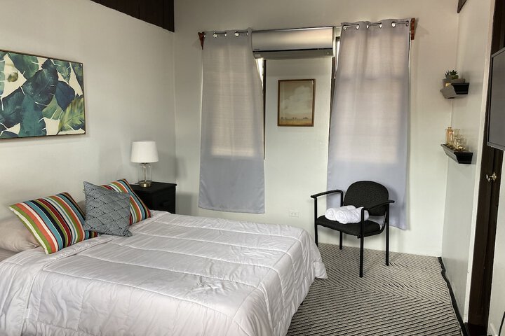 Room 33 of 82