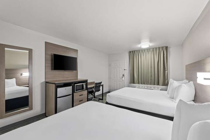 Room 13 of 30