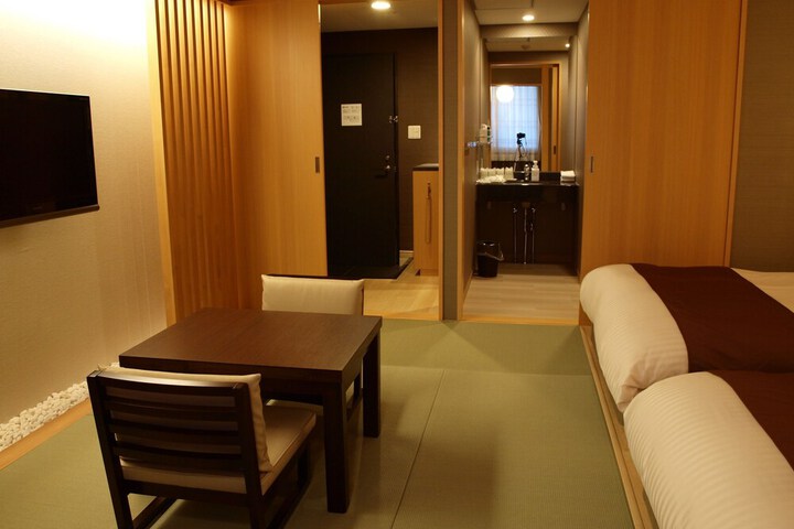 Room 25 of 105