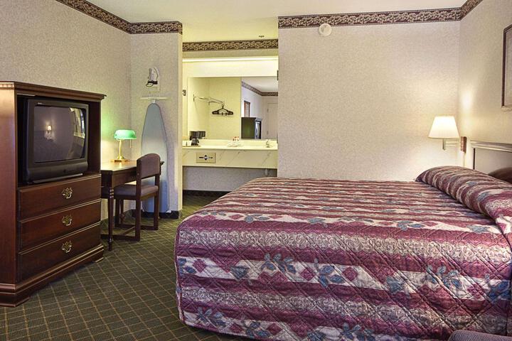 1 King Bed (7 of 7)
