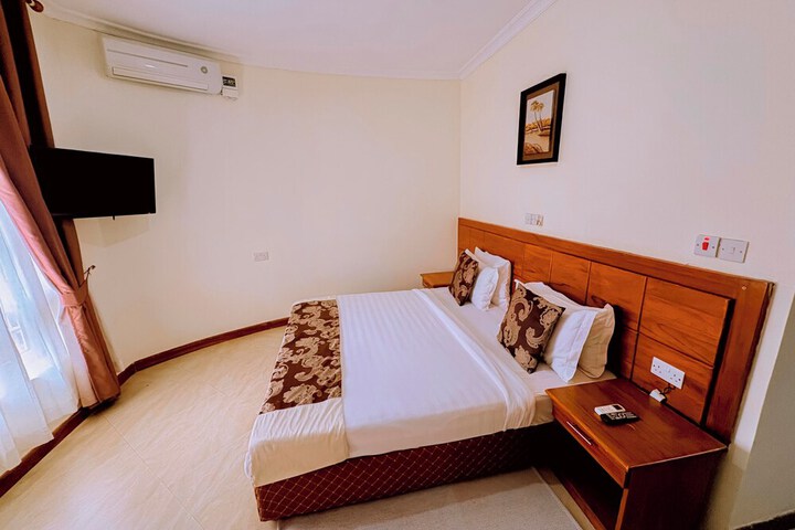 Room 9 of 35