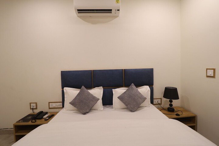 Room 25 of 80