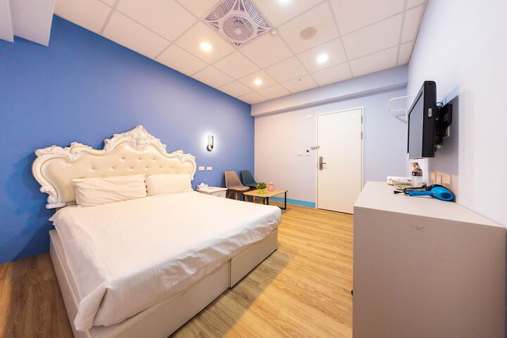 Room 17 of 31