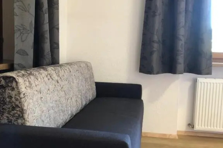 Room 4 of 5