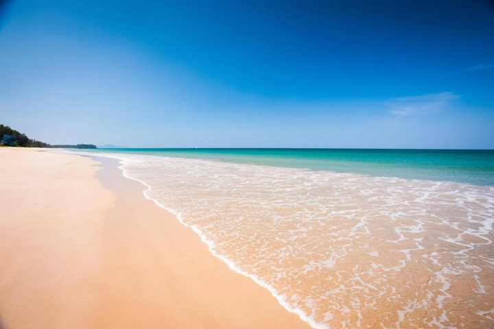 Beach 16 of 25
