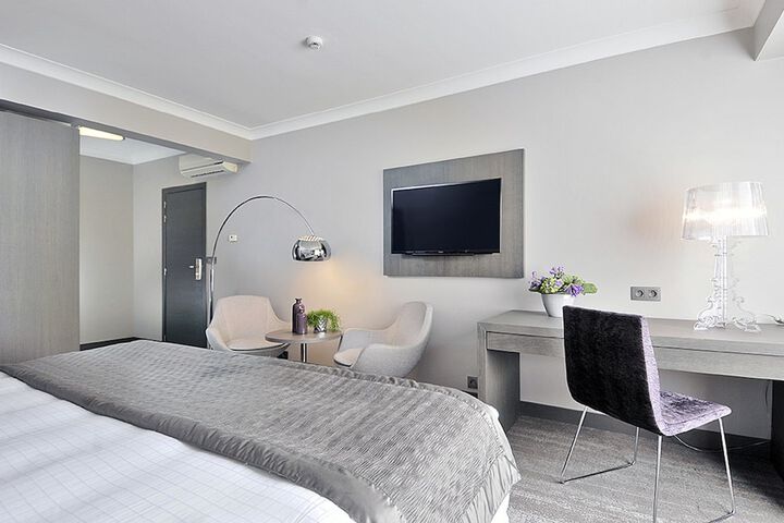 Room 8 of 46