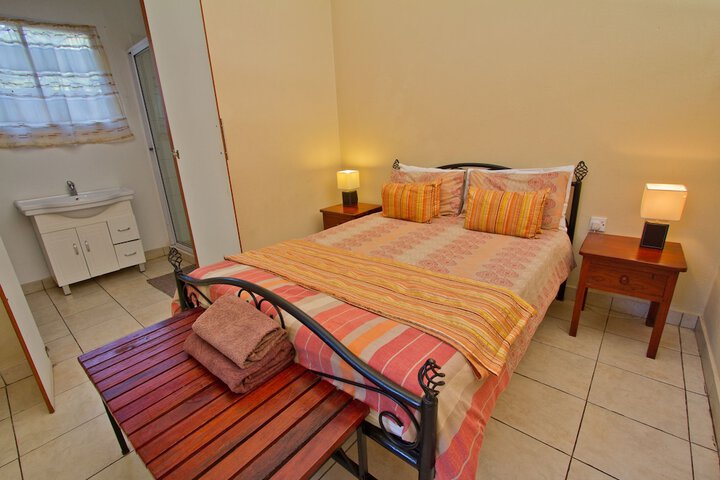 Room 4 of 27
