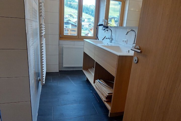 Room 10 of 29