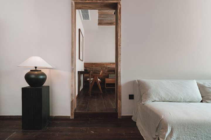 Room 11 of 110