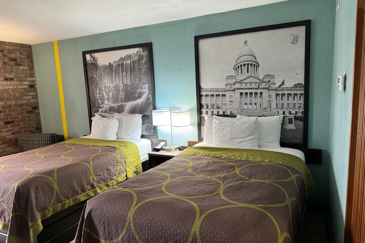 2 Double Beds (5 of 10)