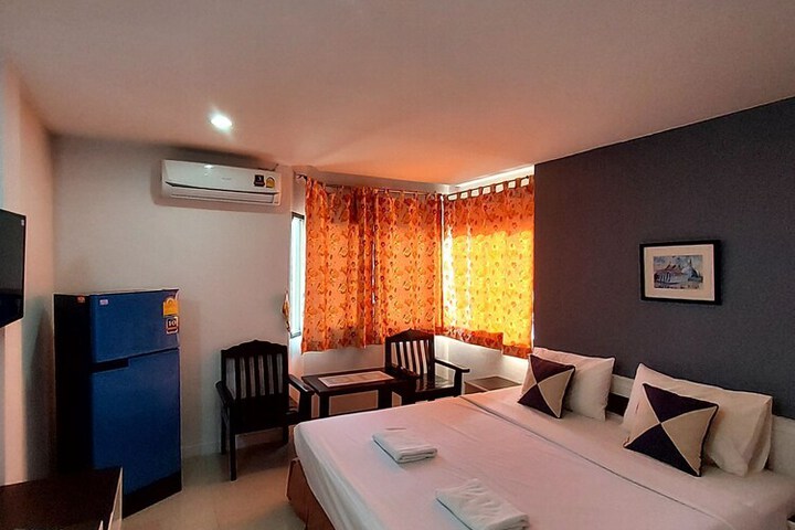 Room 25 of 47