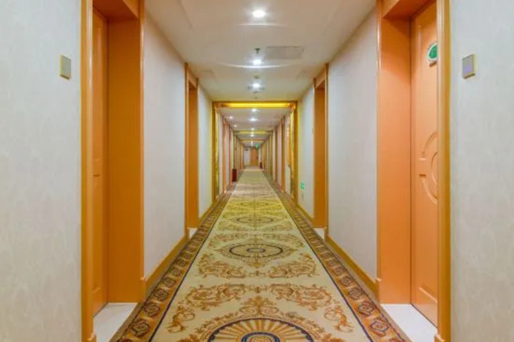 Room 4 of 4