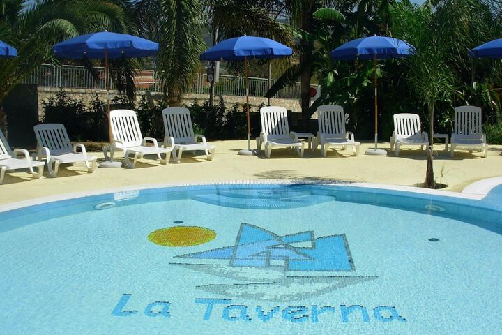 Hotel with Pool