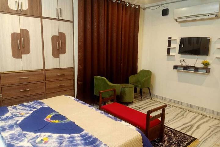 Room 9 of 69