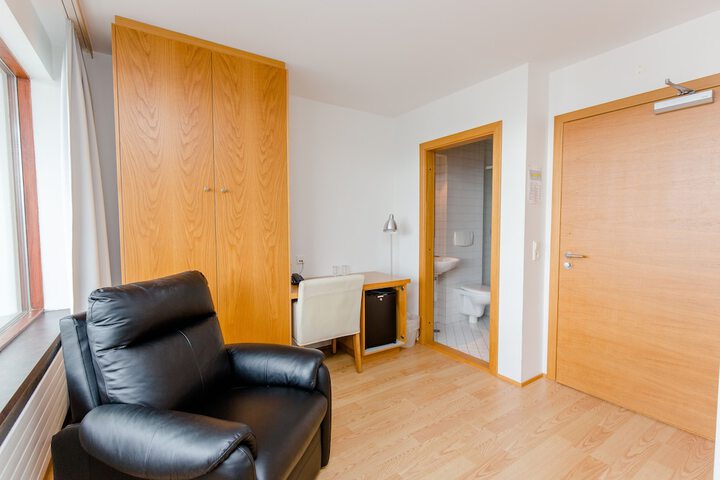Room 17 of 40