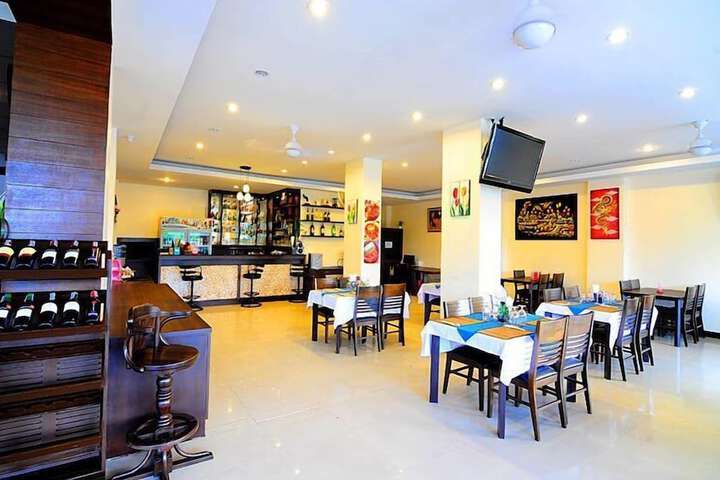 Dining Photos