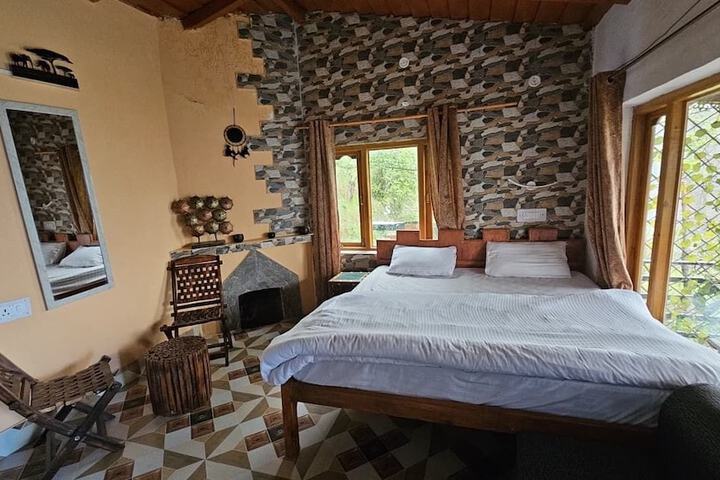Room 3 of 25