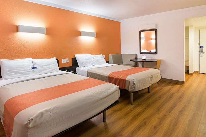 Room 7 of 29
