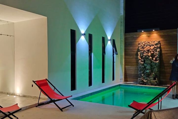 Pool 16 of 30