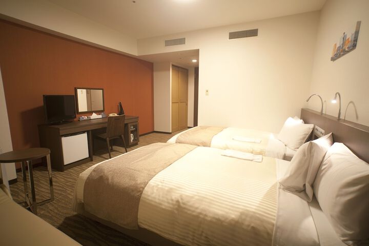 Room 7 of 62