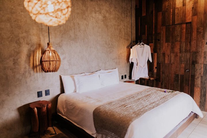 Room 4 of 250