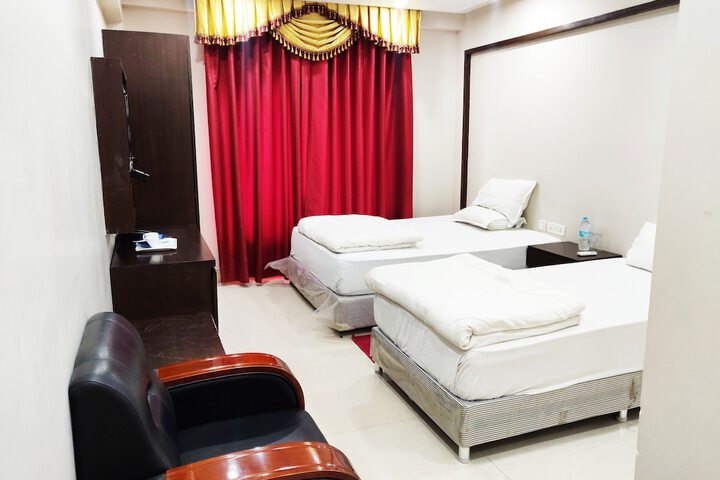 Exterior of Bodhgaya Seven Inn Hotel n Restaurant