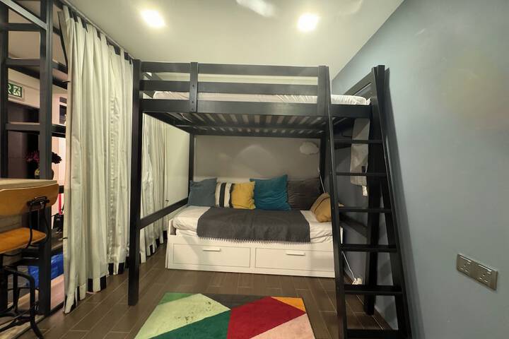 Room 25 of 49