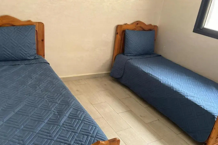Room 4 of 12