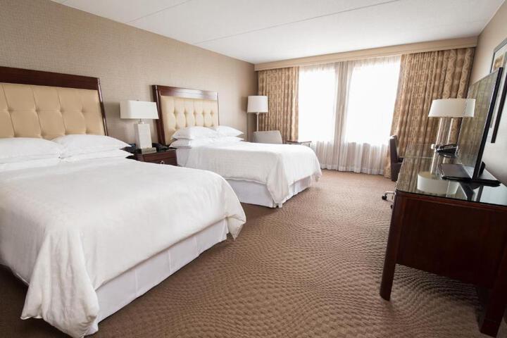 2 Double Beds (3 of 3)