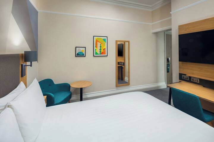 Room 10 of 87