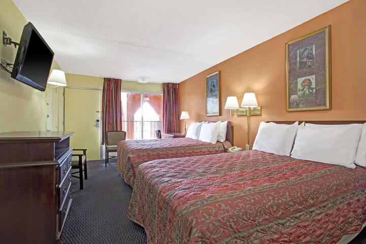2 Double Beds (1 of 5)